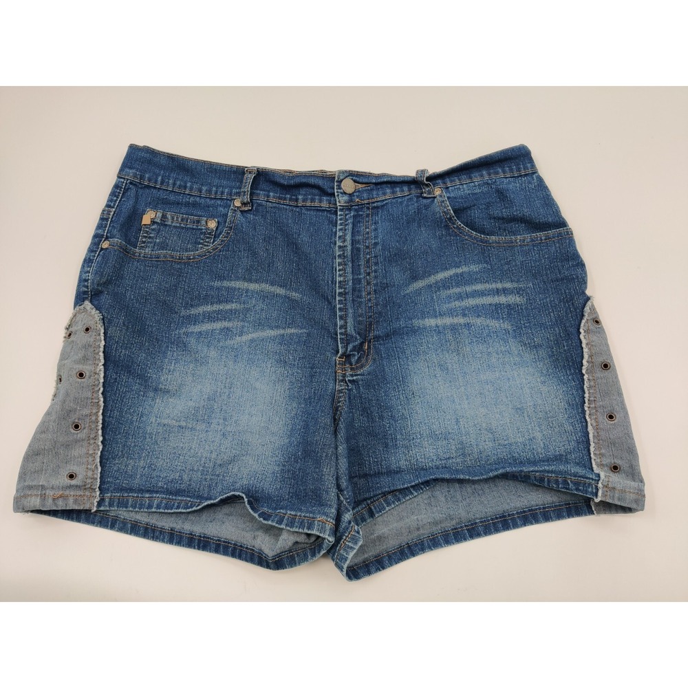 London Blue Women‎ Denim Shorts Eyelet Detail Distressed Wash Casual Size 19/20